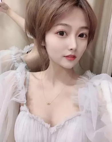 够骚啊！虹口区探访白嫩大胸妹妹！